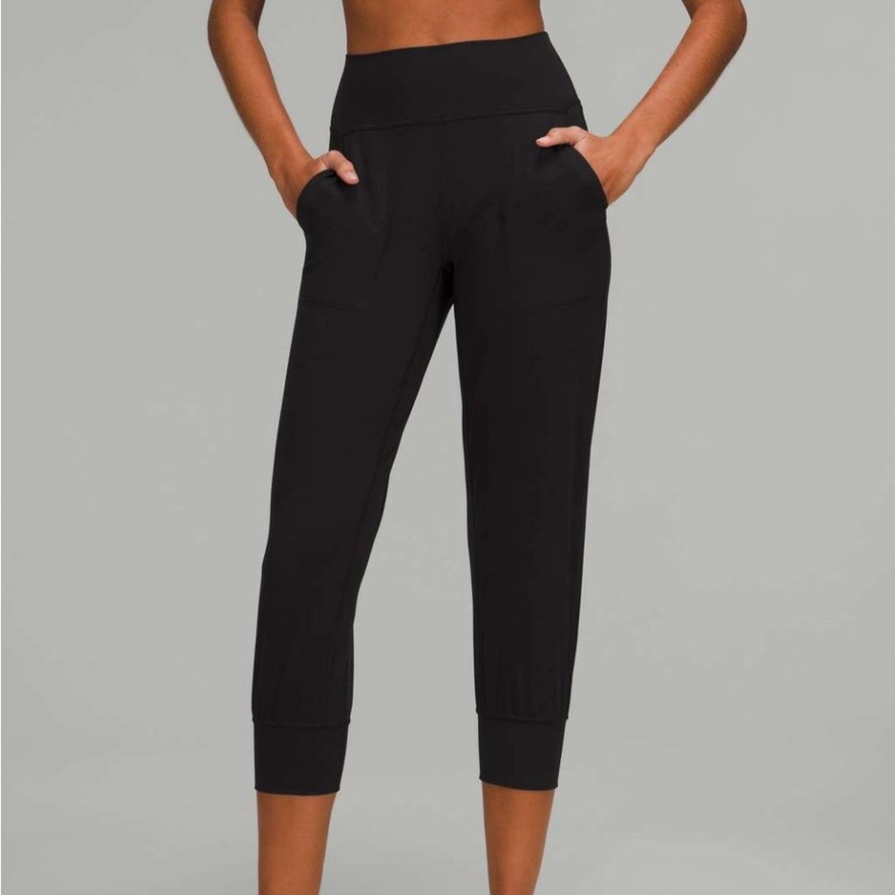 Lululemon Align High Rise Cropped Jogger Size 2 Black Buttery Soft
